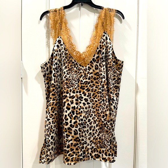 Umgee Tops - $5 for Bundling NWT Umgee Lady in Leopard Lace Cami Sz XL Fits Oversized